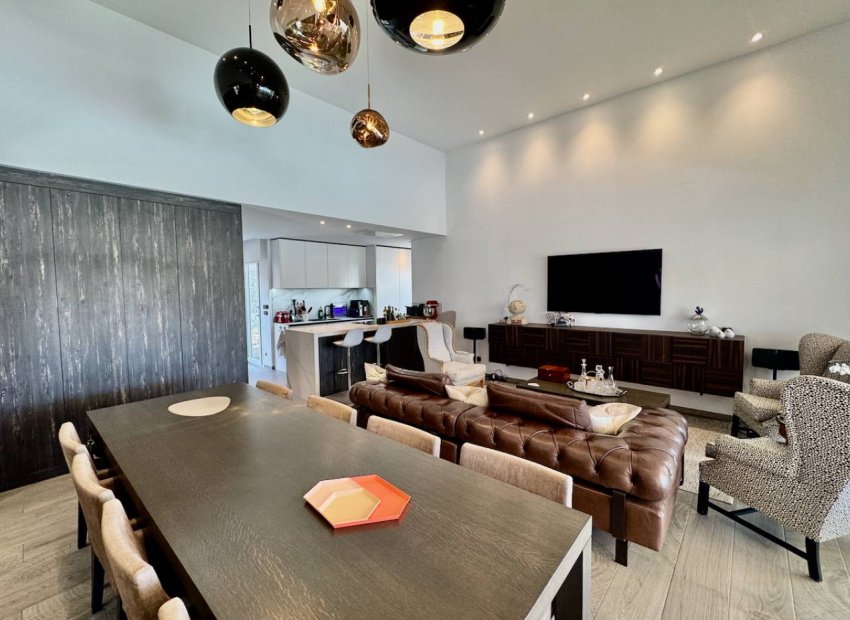 Resale - Villa - La Finca Golf - Algorfa