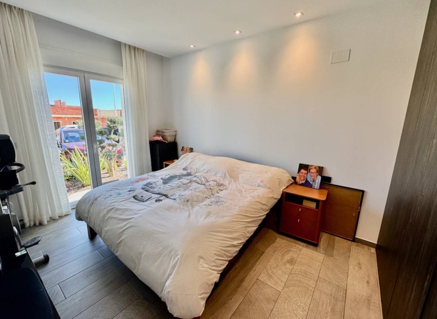 Resale - Villa - La Finca Golf - Algorfa