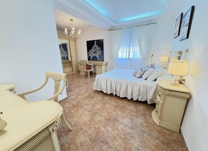 Resale - Villa - La Manga del Mar Menor - Mar Menor