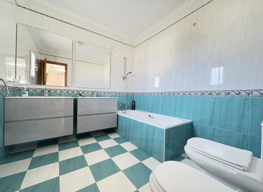 Resale - Villa - La Manga del Mar Menor - Mar Menor