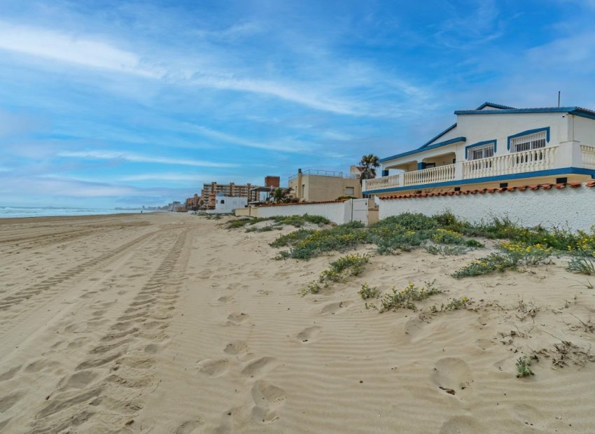 Resale - Villa - La Manga del Mar Menor - Playa del Estacio