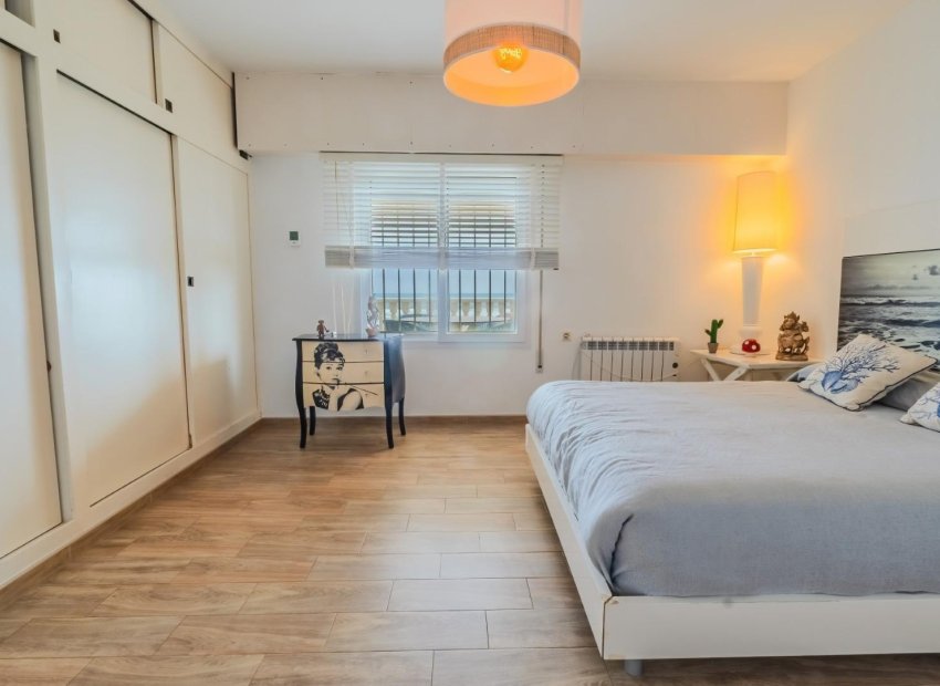 Resale - Villa - La Manga del Mar Menor - Playa del Estacio