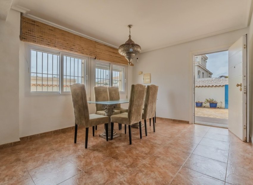 Resale - Villa - La Manga del Mar Menor - Playa del Estacio