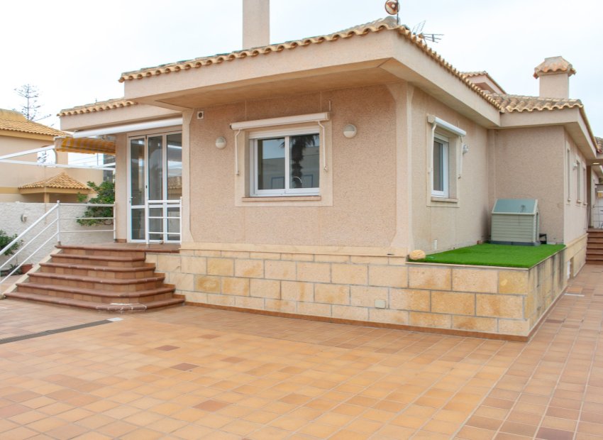 Resale - Villa - La Manga del Mar Menor