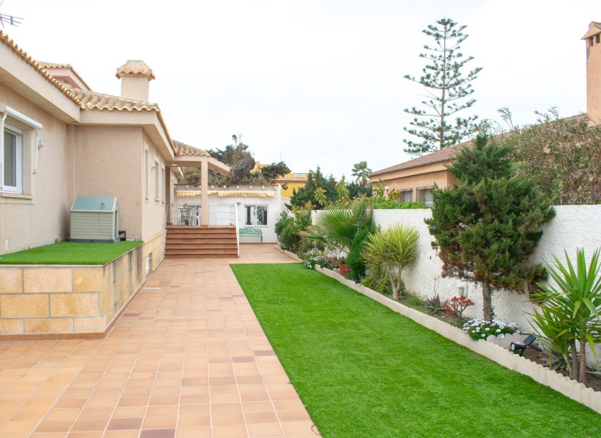 Resale - Villa - La Manga del Mar Menor