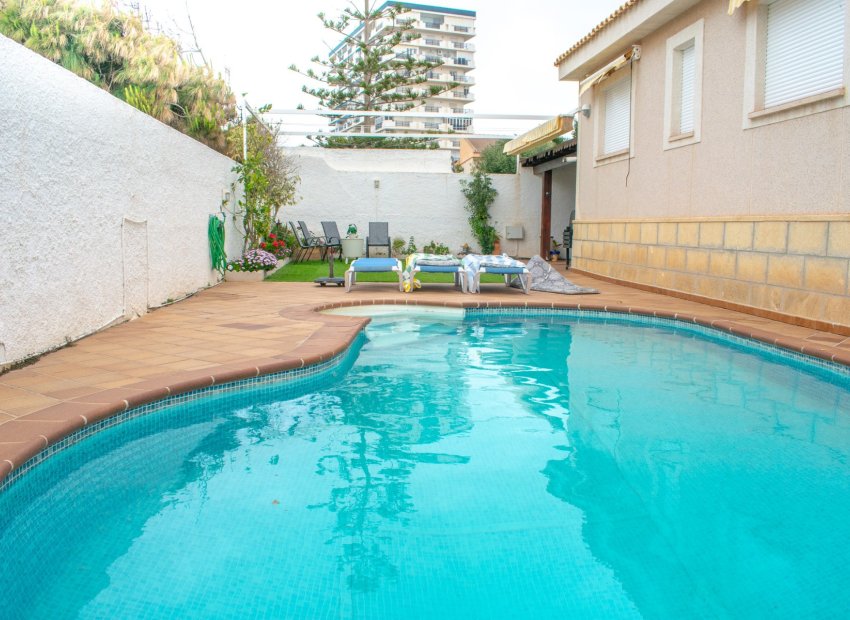 Resale - Villa - La Manga del Mar Menor