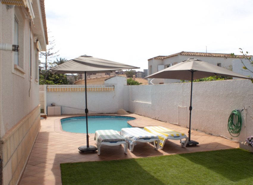 Resale - Villa - La Manga del Mar Menor