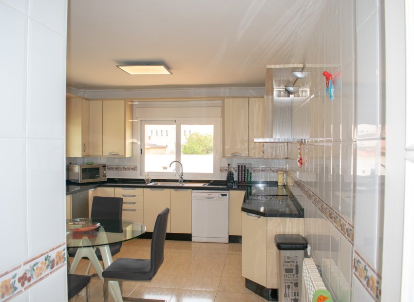 Resale - Villa - La Manga del Mar Menor