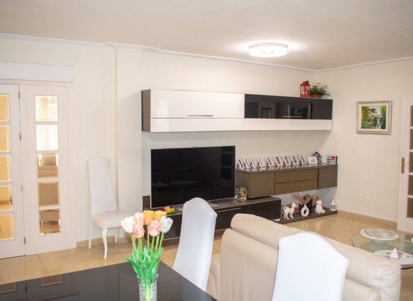 Resale - Villa - La Manga del Mar Menor