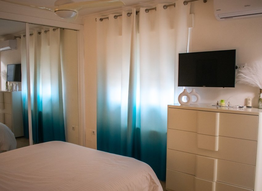 Resale - Villa - La Manga del Mar Menor