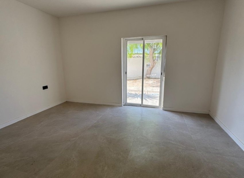 Resale - Villa - La Marina del Pinet - La Marina