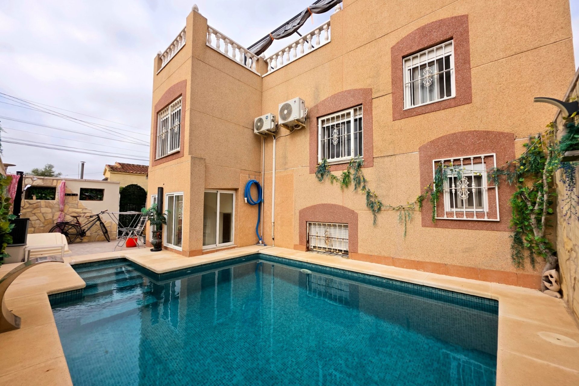 Resale - Villa - La Marina - La Marina Urb