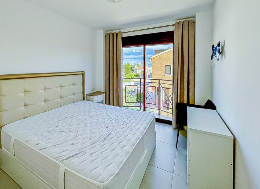 Resale - Villa - La Nucía - Montebello