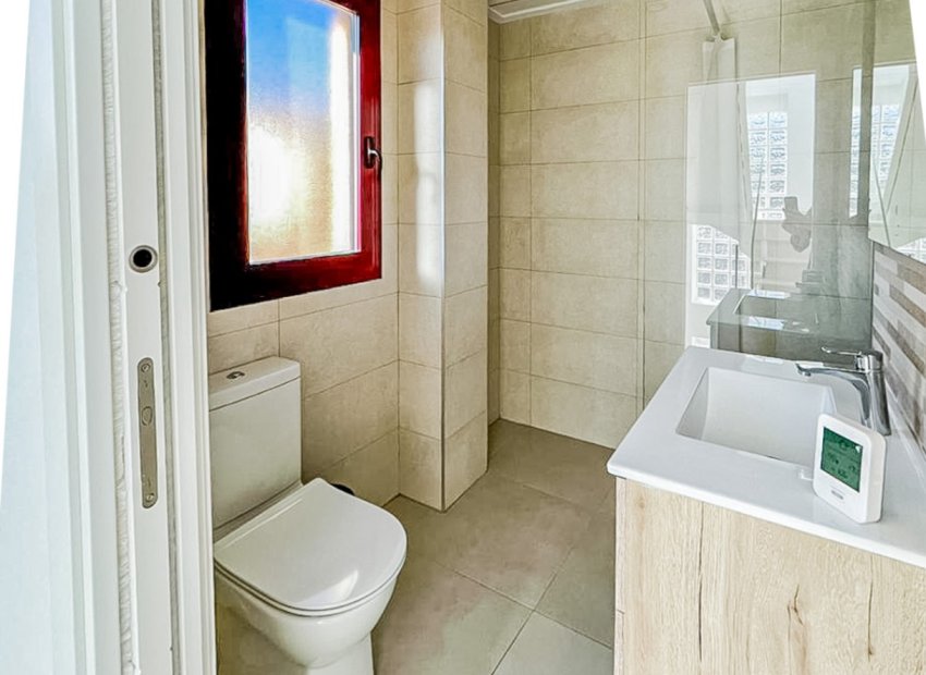 Resale - Villa - La Nucía - Montebello