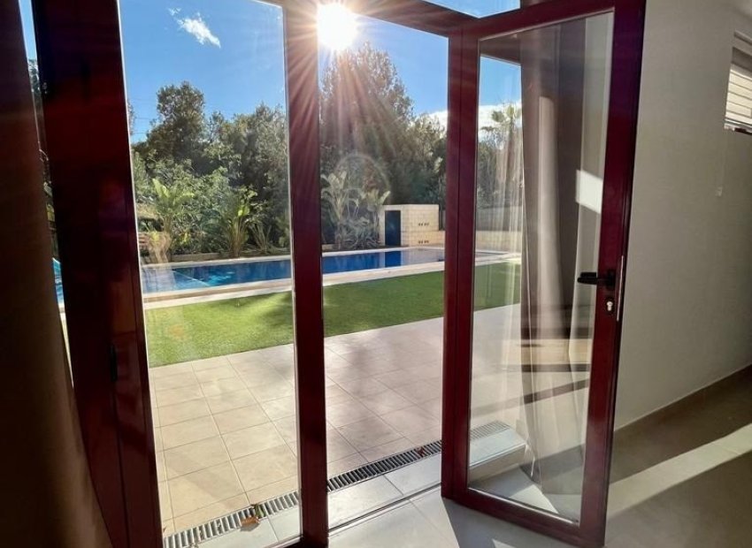 Resale - Villa - La Nucía