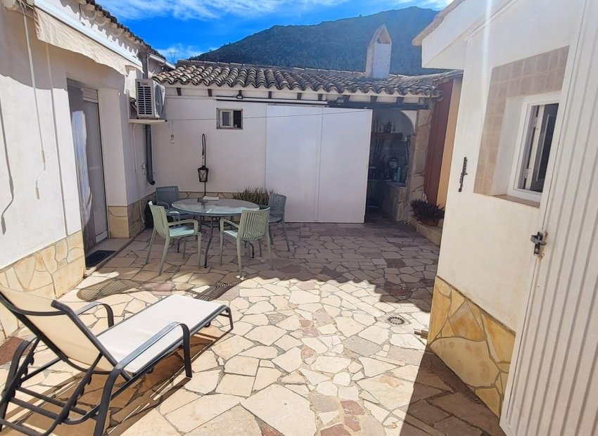 Resale - Villa - La Romana