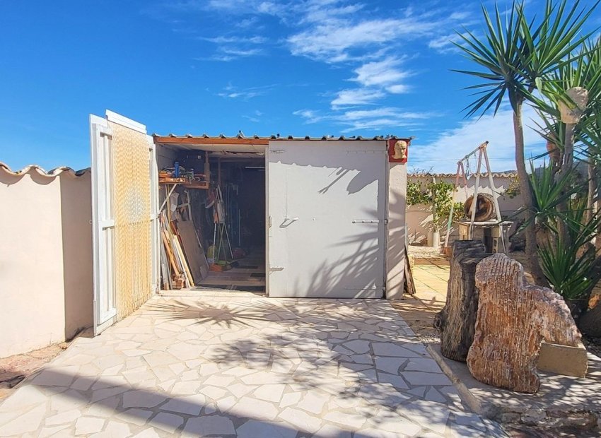 Resale - Villa - La Romana