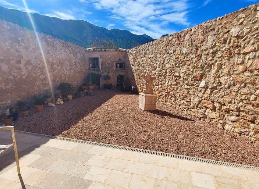 Resale - Villa - La Romana