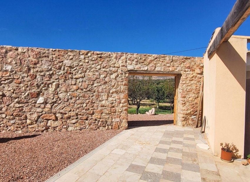 Resale - Villa - La Romana