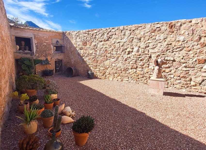 Resale - Villa - La Romana