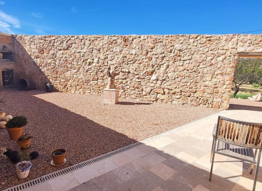 Resale - Villa - La Romana