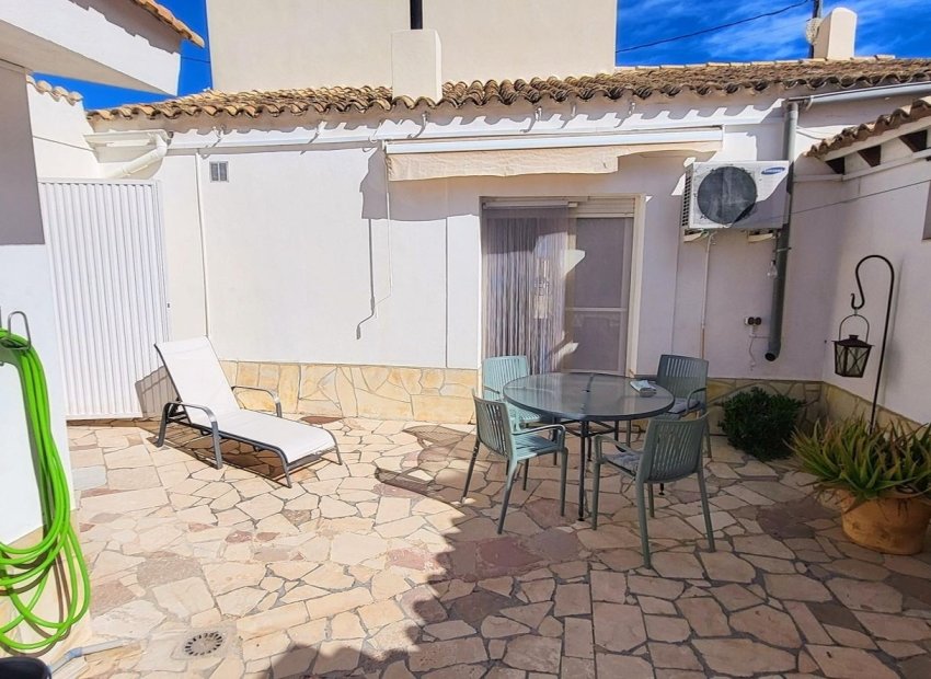 Resale - Villa - La Romana