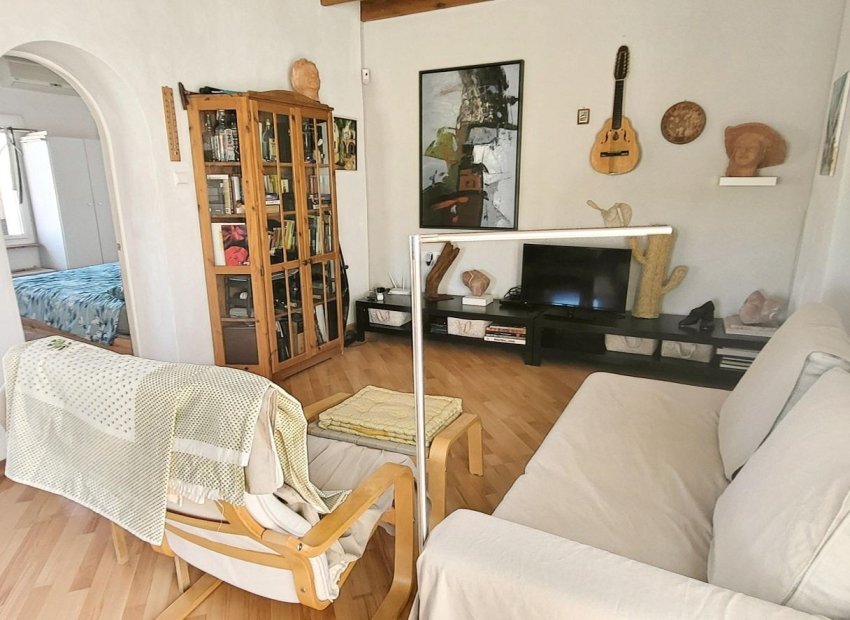 Resale - Villa - La Romana