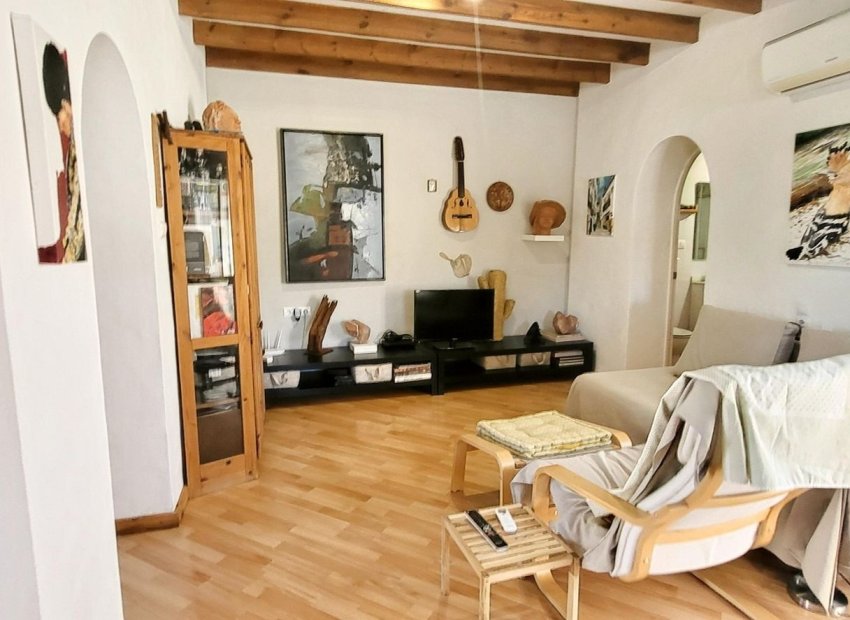 Resale - Villa - La Romana