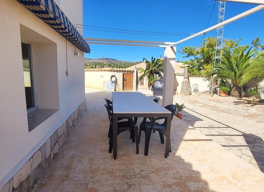 Resale - Villa - La Romana