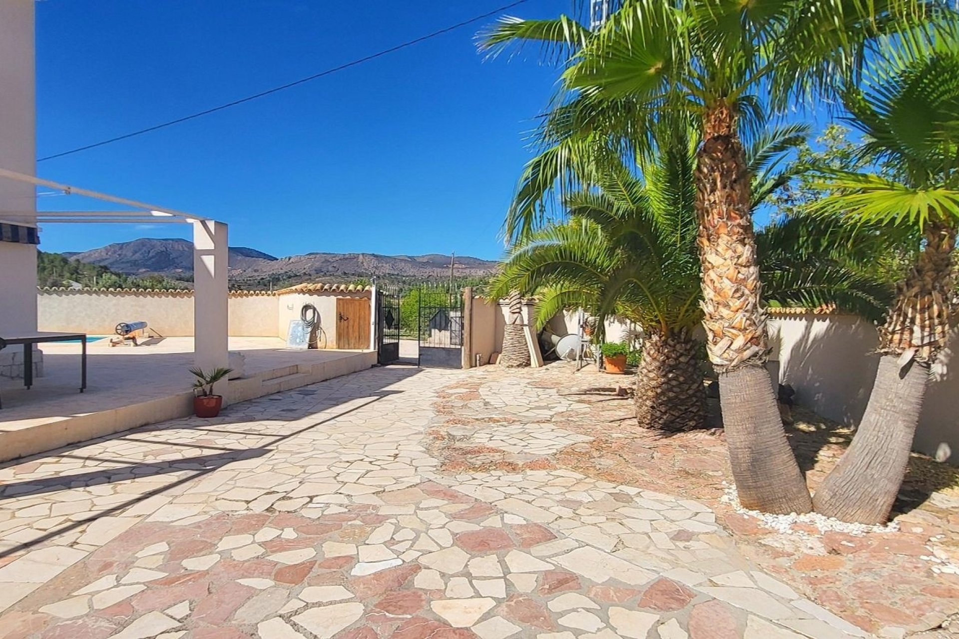 Resale - Villa - La Romana