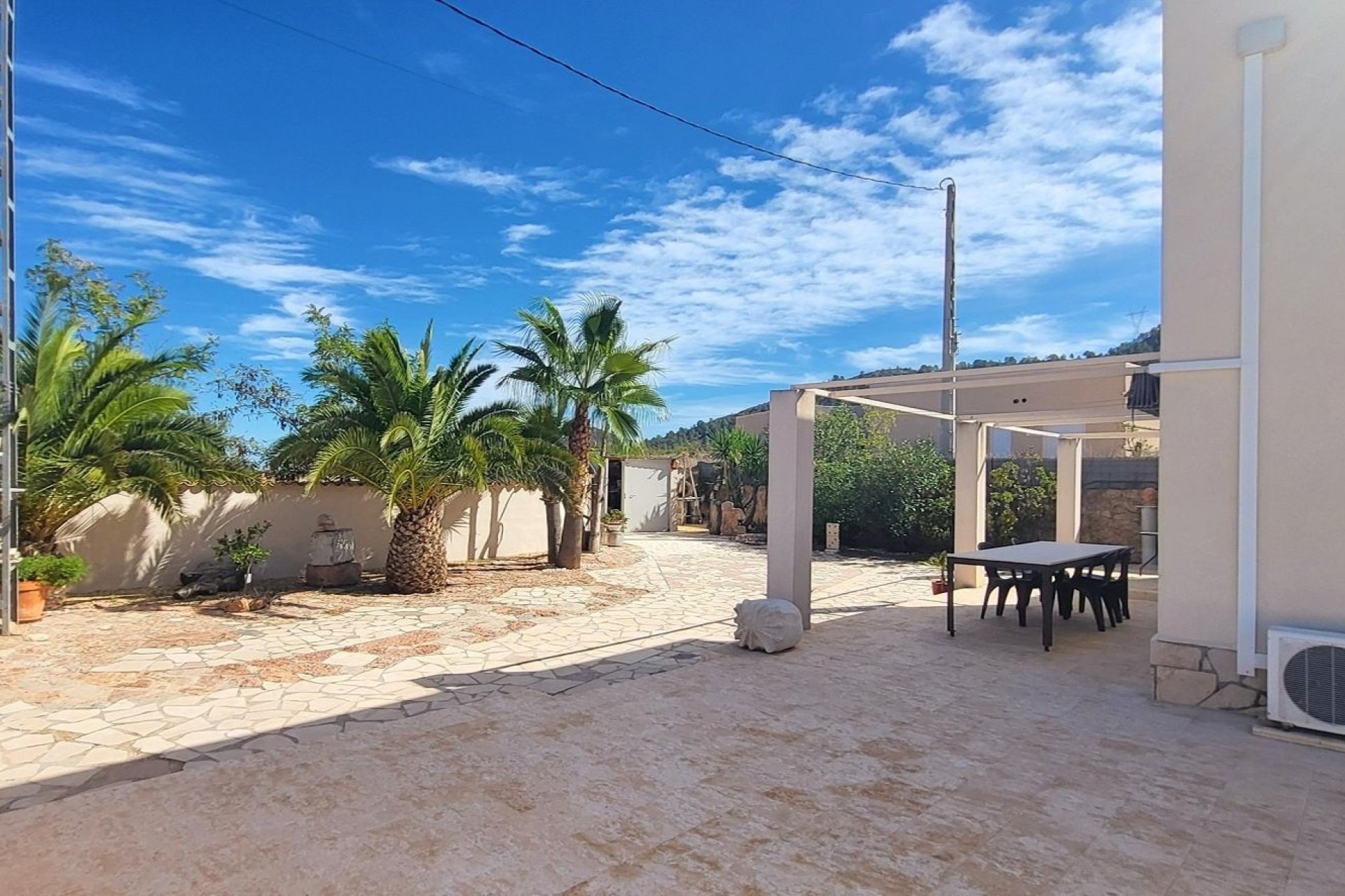 Resale - Villa - La Romana