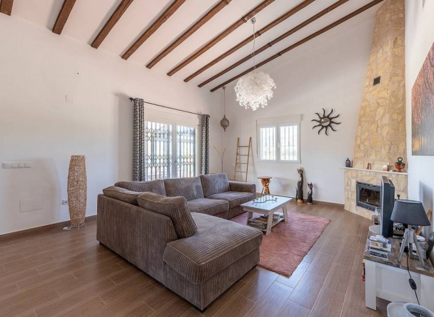Resale - Villa - La Romana