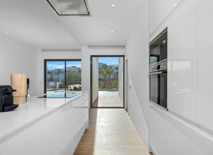 Resale - Villa - Las Colinas Golf Resort - Las Colinas golf