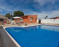 Resale - Villa - Las Heredades - Heredades