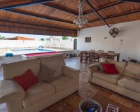 Resale - Villa - Las Heredades - Heredades