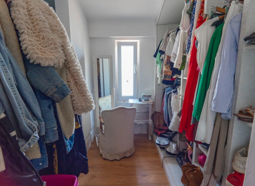 Resale - Villa - Las Heredades - Heredades