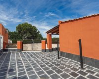 Resale - Villa - Las Heredades - Heredades