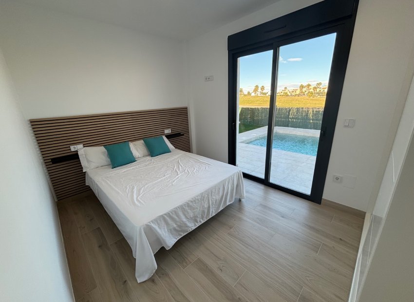 Resale - Villa - Los Alcázares - Roda