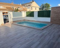 Resale - Villa - Los Alcázares