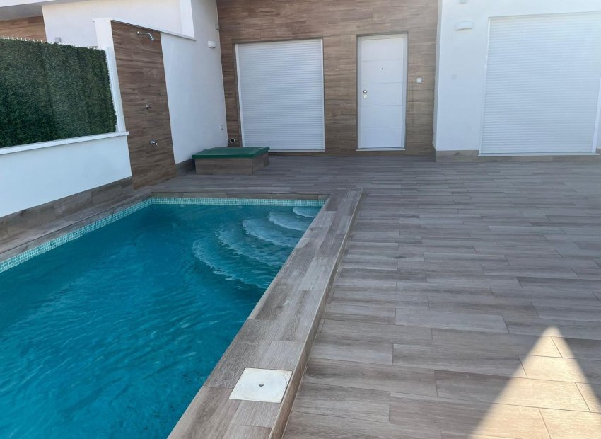 Resale - Villa - Los Alcázares