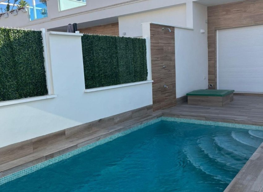 Resale - Villa - Los Alcázares