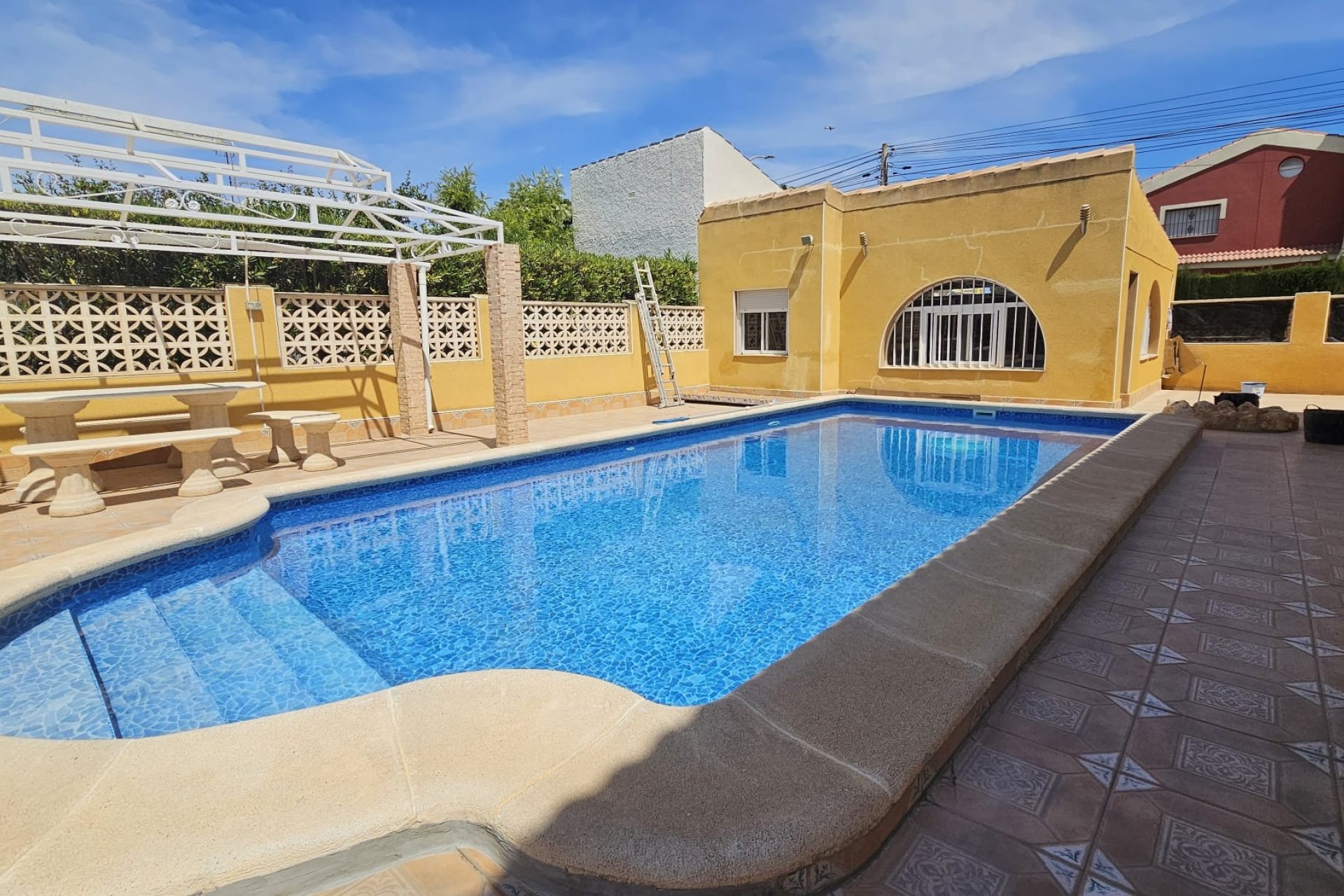 Resale - Villa - Los Alcázares