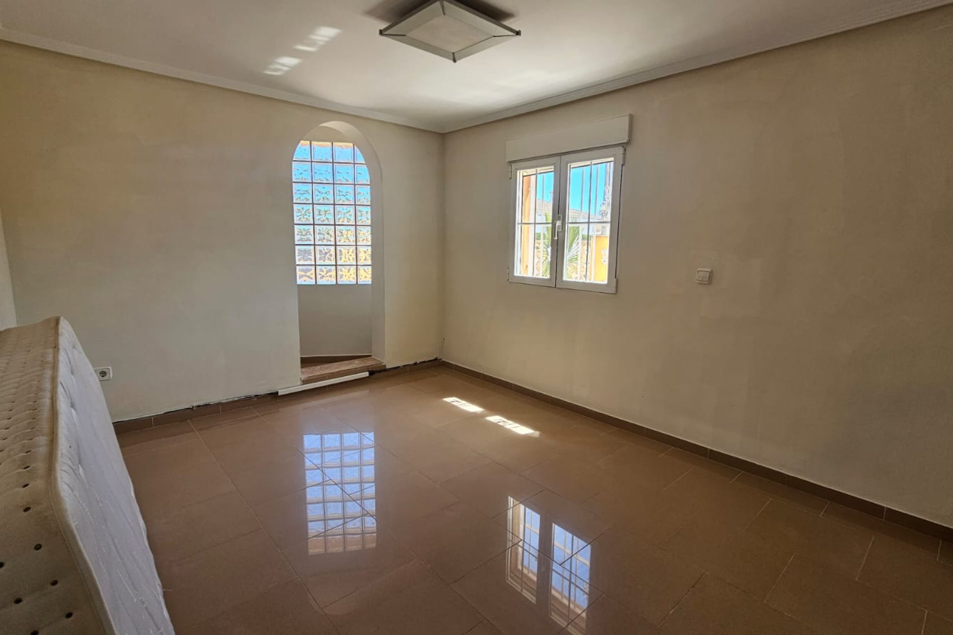 Resale - Villa - Los Alcázares