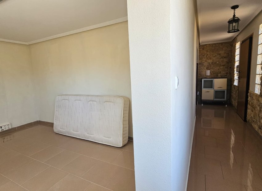 Resale - Villa - Los Alcázares