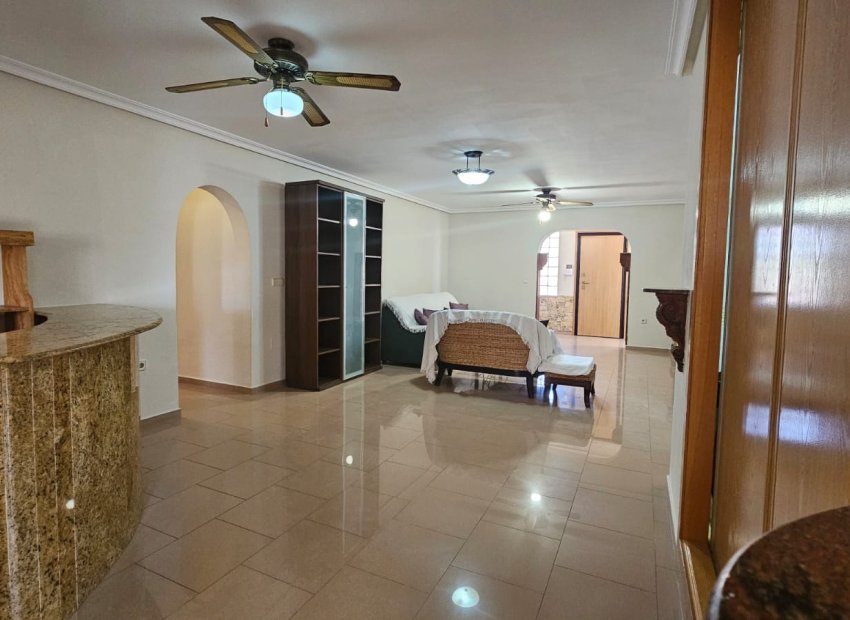 Resale - Villa - Los Alcázares