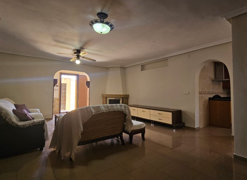 Resale - Villa - Los Alcázares