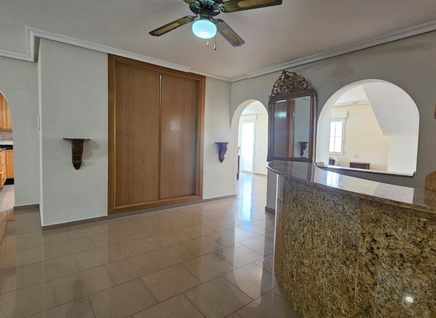 Resale - Villa - Los Alcázares