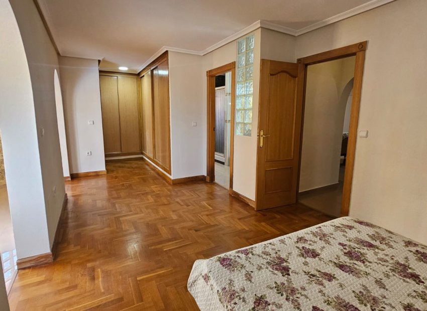 Resale - Villa - Los Alcázares