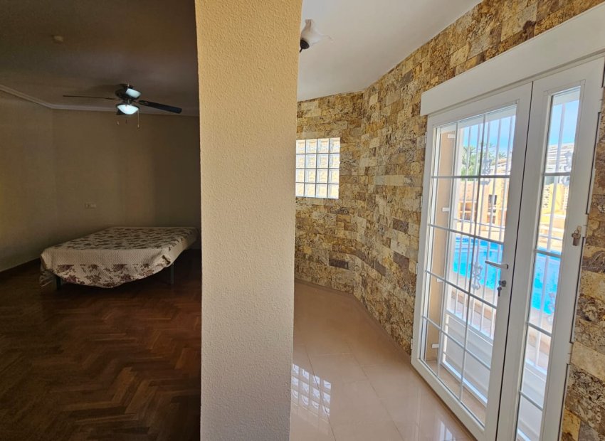 Resale - Villa - Los Alcázares