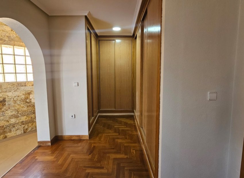 Resale - Villa - Los Alcázares